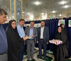 ️تقدیر از کارمندان نمونه بیمارستان و شبکه بهداشت و درمان سروستان در نماز جمعه